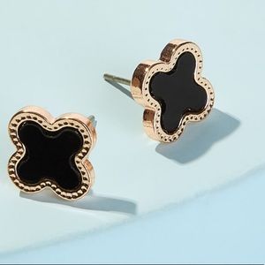 Four leaf clover earrings